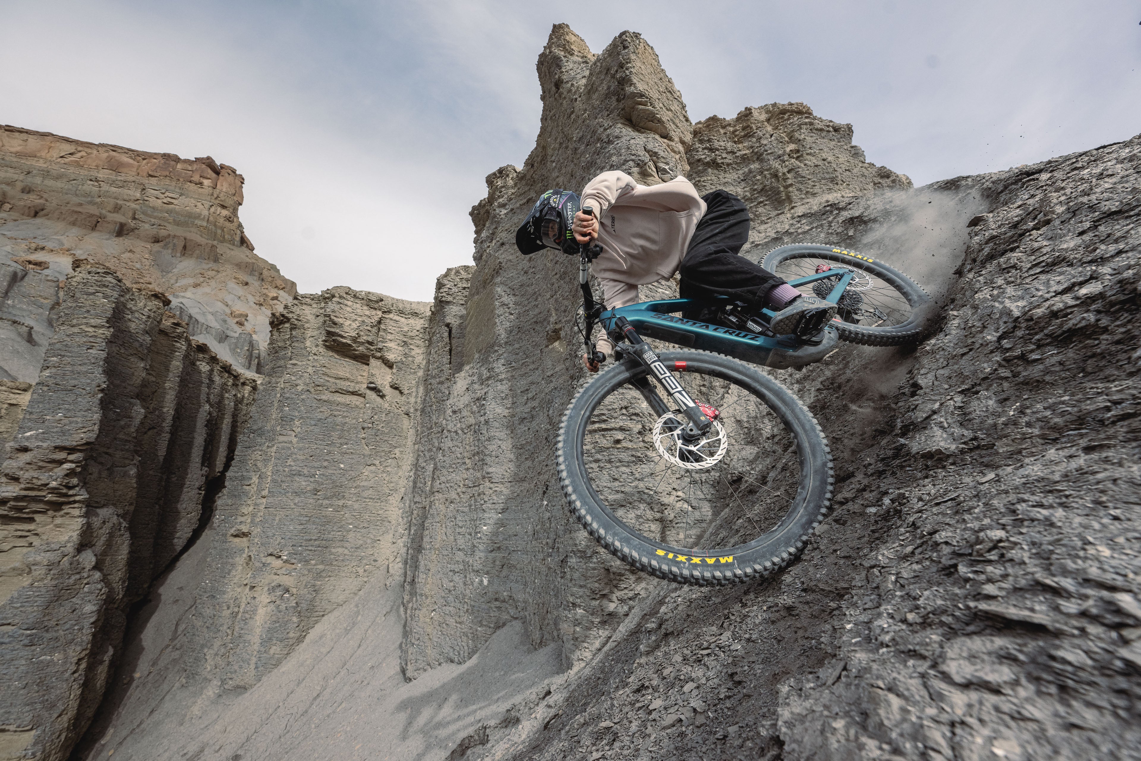 Bullit riding photo 4