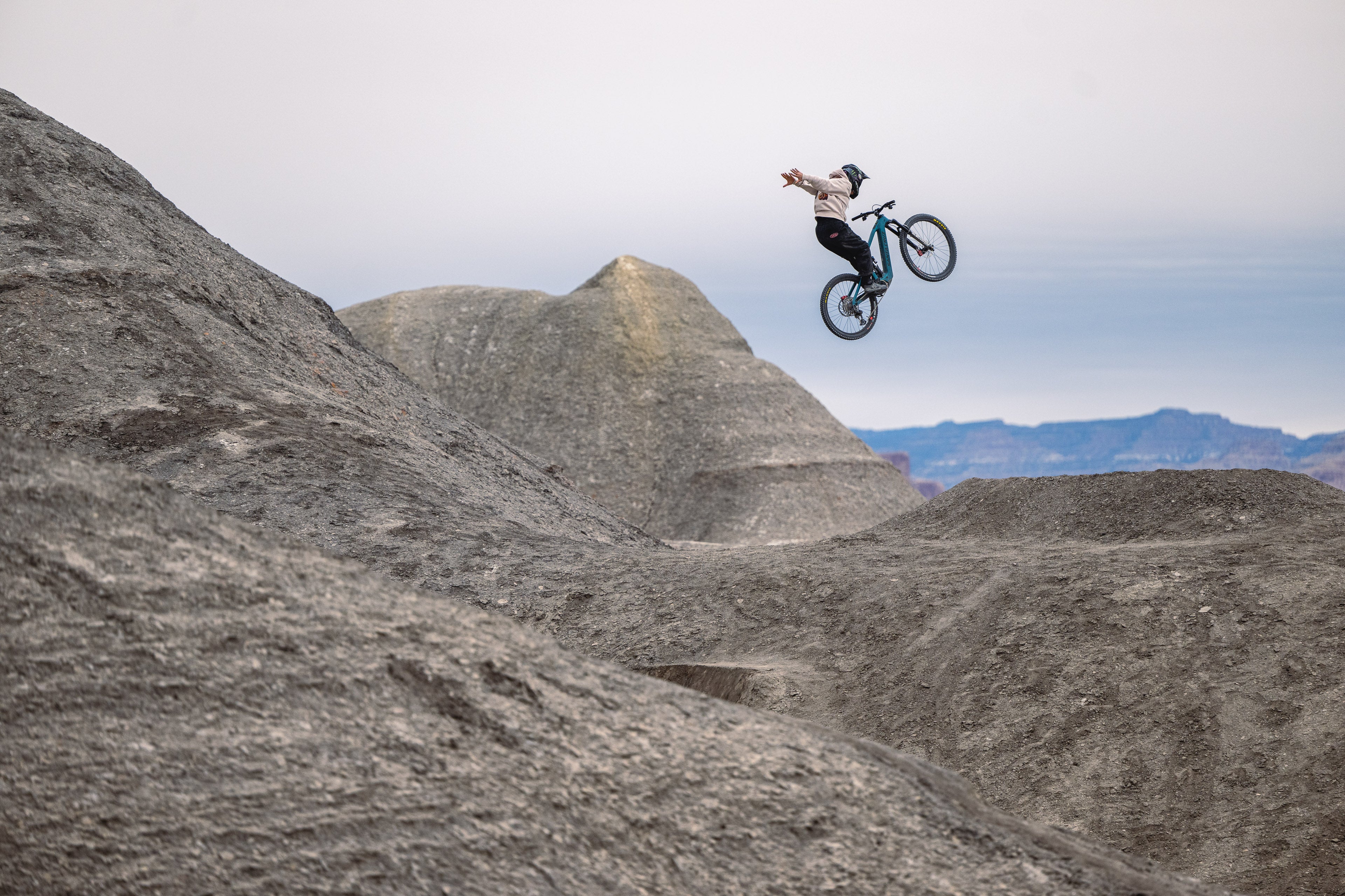 Bullit riding photo 3