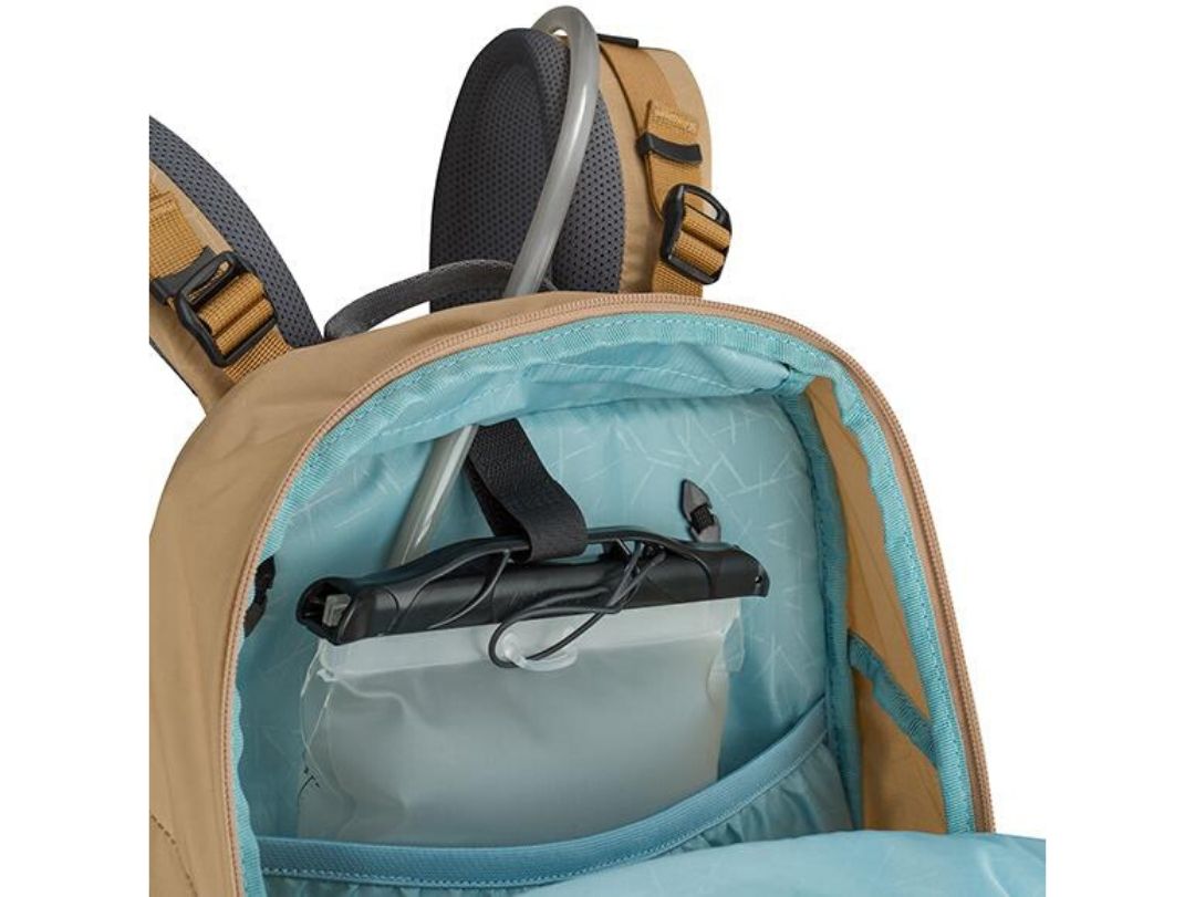 EVOC NEO 16L BackPack